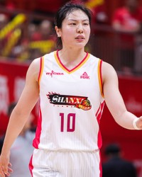 世界杯下注-锁死最佳外援！中国女篮26岁1米86王牌闪耀：防守悍将冲击第二冠|张茹|总决赛|山西女篮|德怀特·霍华德|娜塔莎·霍华德_新浪体育_新浪新闻